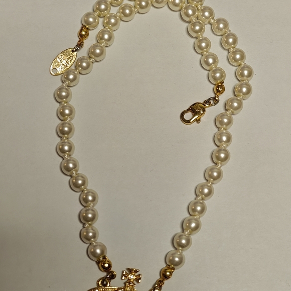 Vivienne Westwood Orb Pearl Necklace - Picture 9 of 9